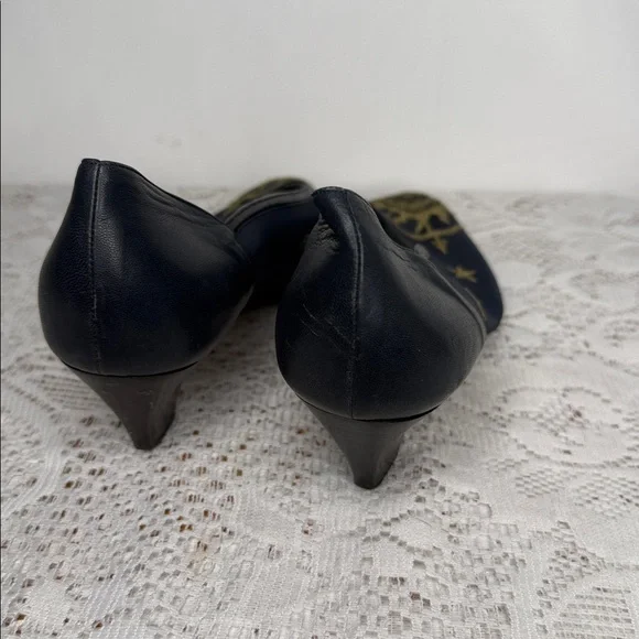 Valmy Moda VINTAGE Italy blue mesh embroidered celestial motif sz 8.5 - Picture 6 of 8